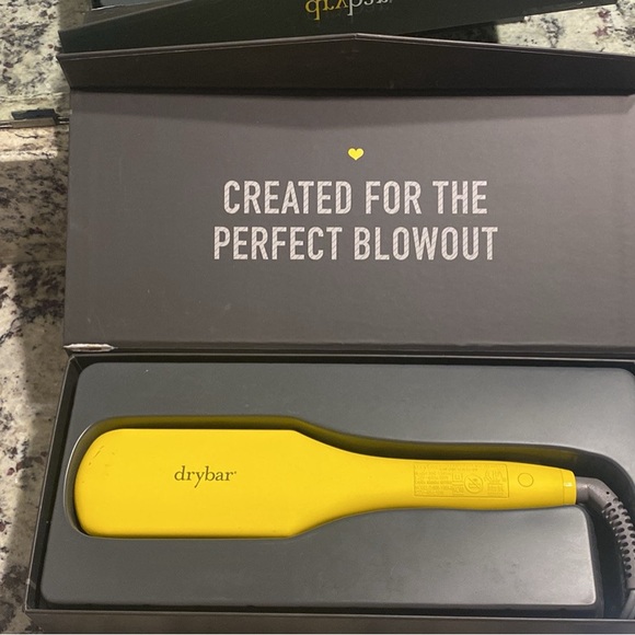 Drybar brush crush